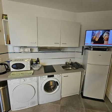 Equipe Et Chaleureux En Rez De Chaussee, Parfait Pour Explorer Apartment Montpellier