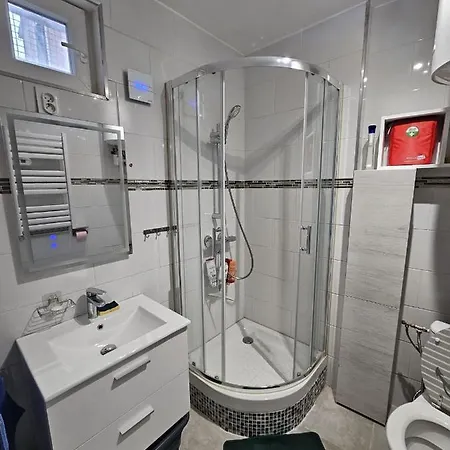 Apartment Equipe Et Chaleureux En Rez De Chaussee, Parfait Pour Explorer