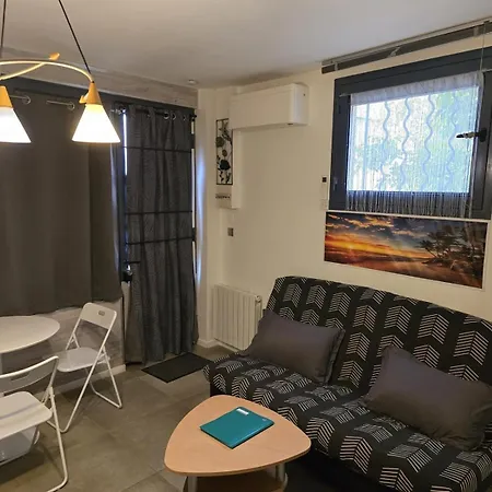 Apartment Equipe Et Chaleureux En Rez De Chaussee, Parfait Pour Explorer *